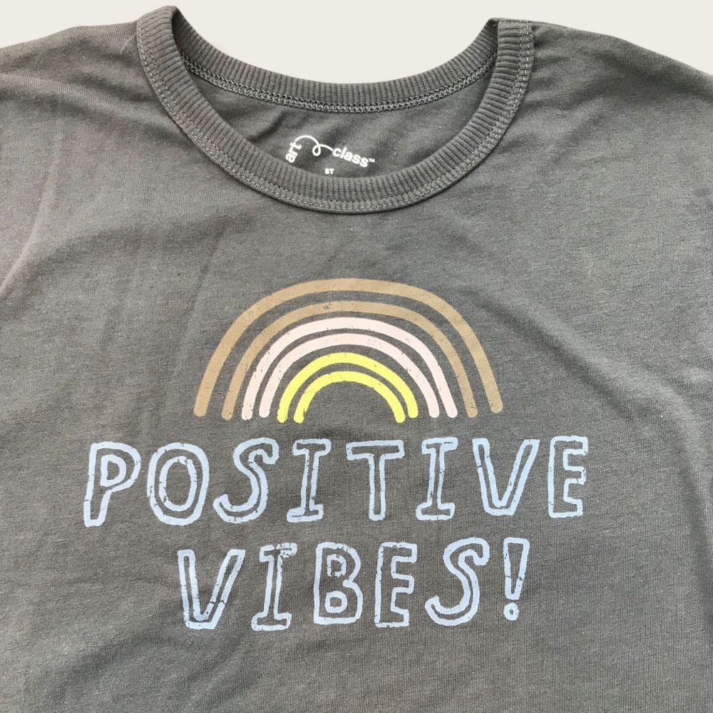 Art Class Girl’s Positive vibes Outfit. - Picture 4 of 4